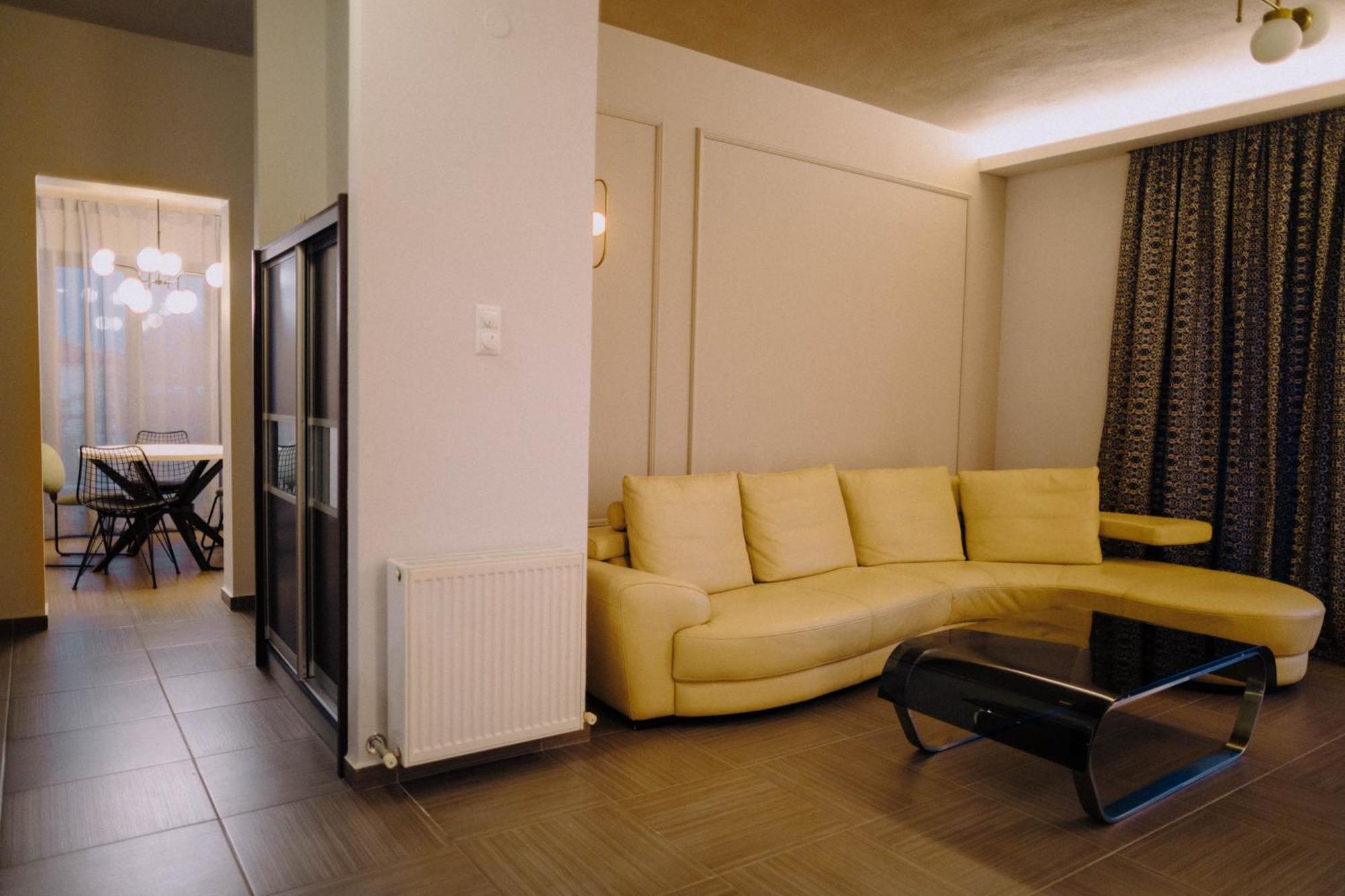 Anassa House *