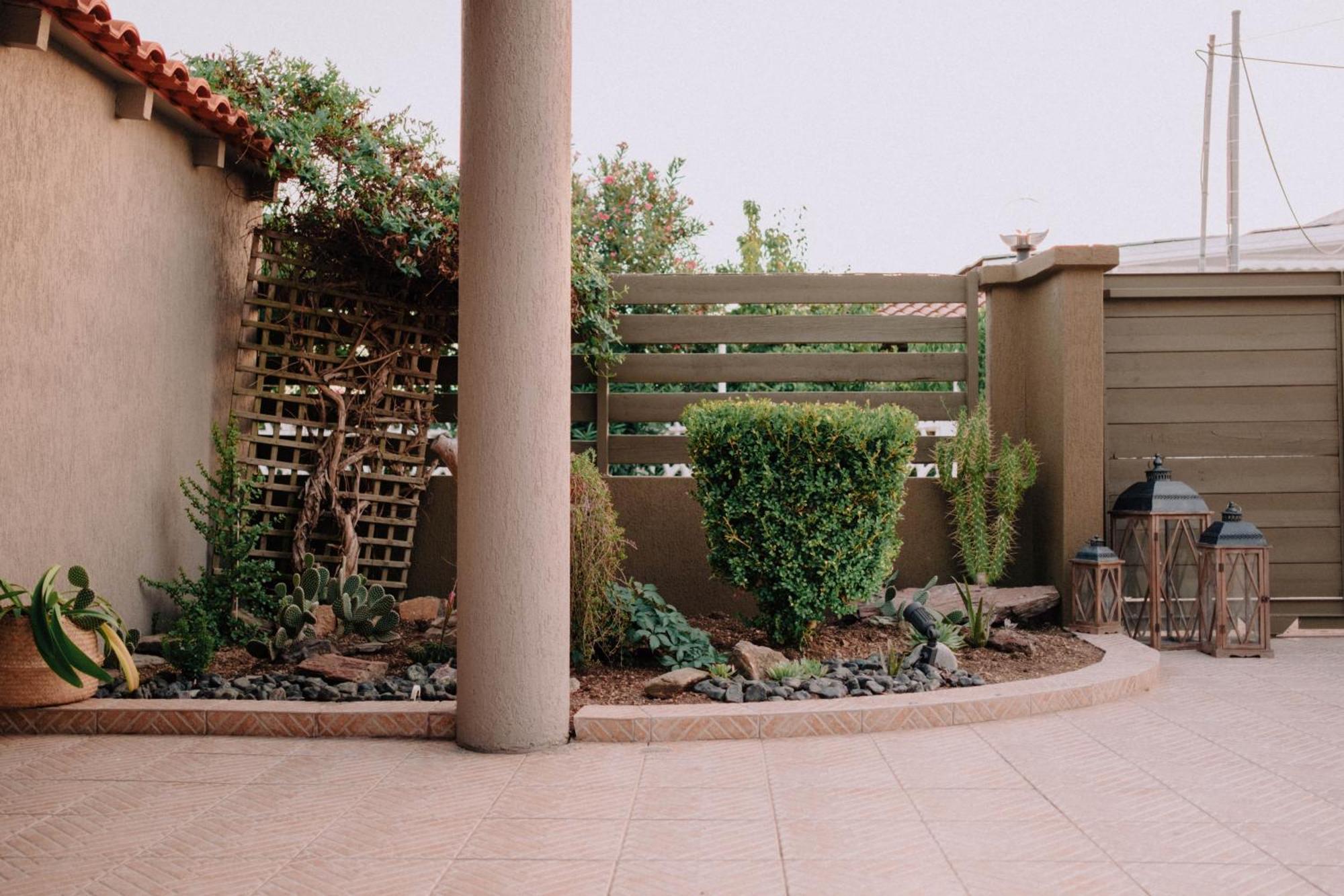 Anassa House *